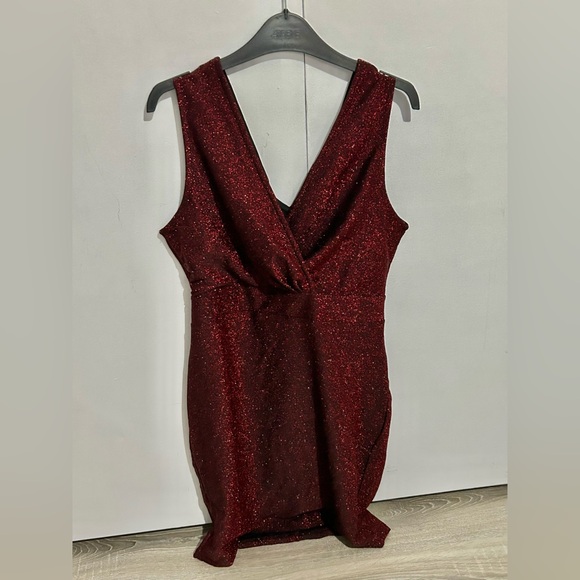 Urban Planet Dresses & Skirts - Urban Planet Red Sleeveless V-neck Bodycon Dress